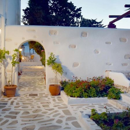 Tzane Studios & Apartments - Steps Away From Golden Beach Хриси-Акти Экстерьер фото