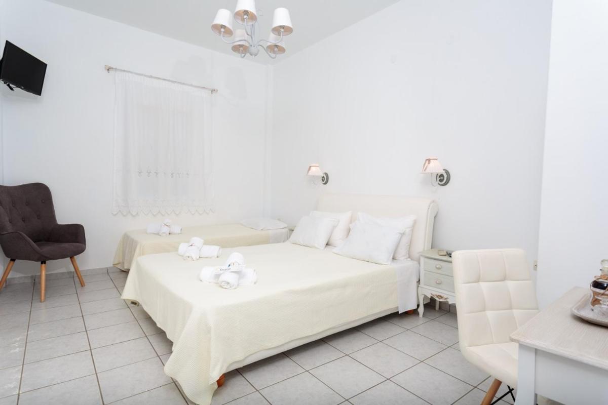 Tzane Studios & Apartments - Steps Away From Golden Beach Хриси-Акти Экстерьер фото