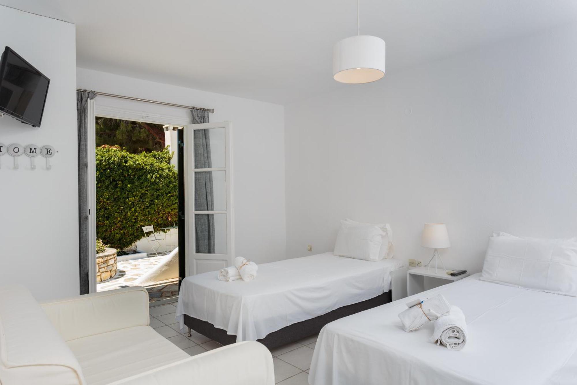 Tzane Studios & Apartments - Steps Away From Golden Beach Хриси-Акти Экстерьер фото
